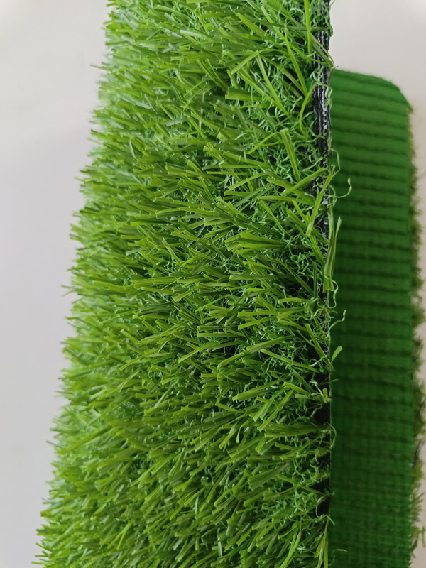 la fabbrica fornisce su misura erba sintetica da giardino in erba sintetica per l'abbellimento